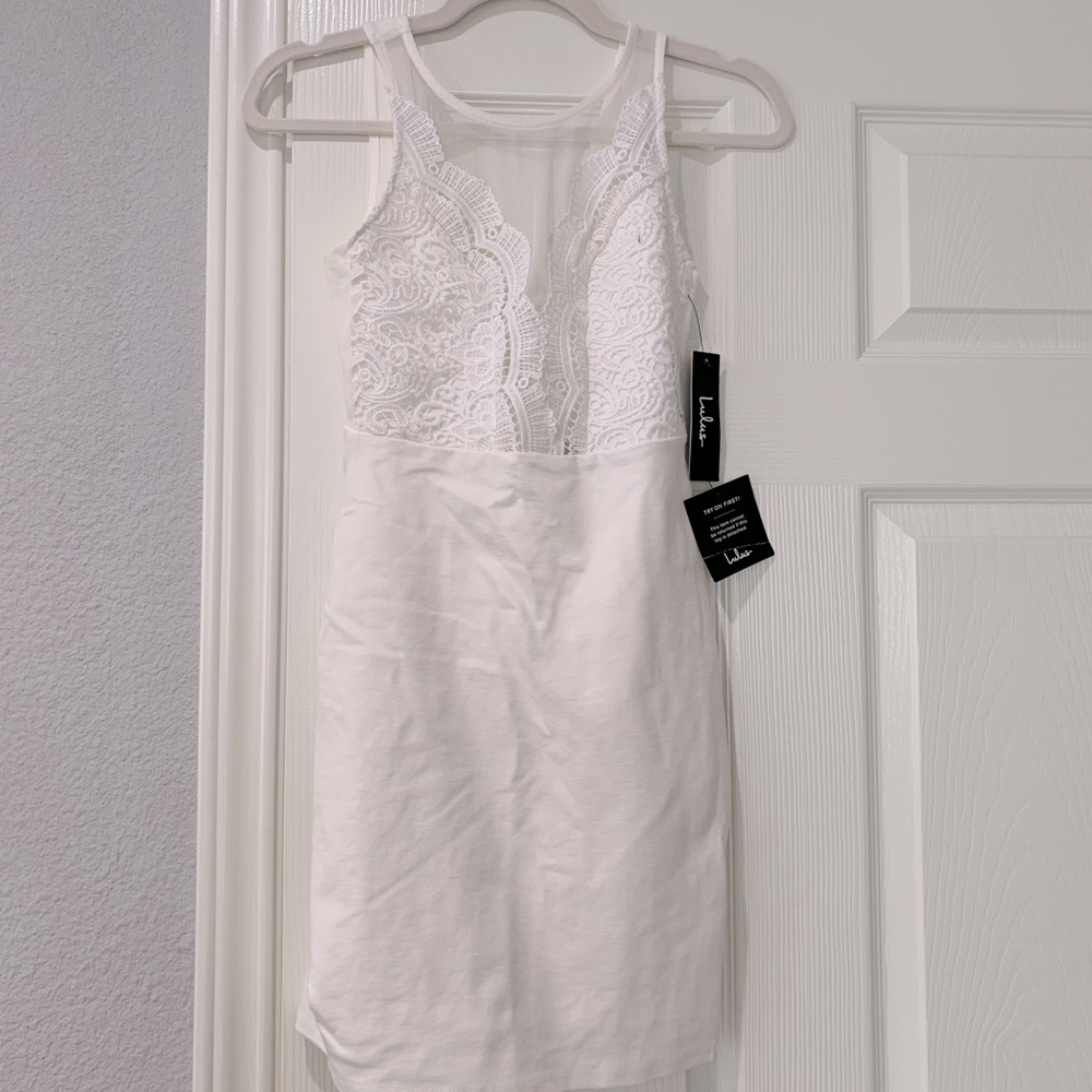 White lace bodycon dress
